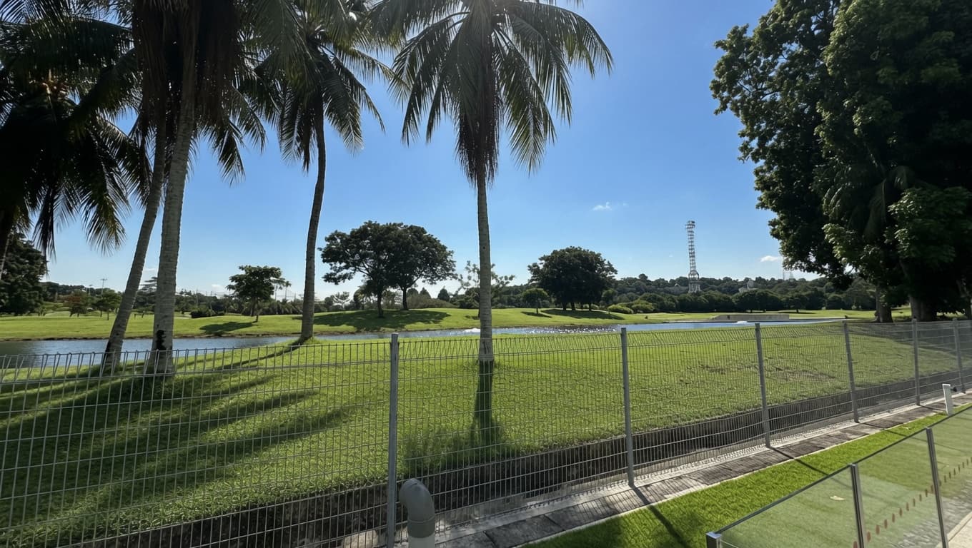圣淘沙湾 Cove Drive 宅内望向高尔夫球场的景致